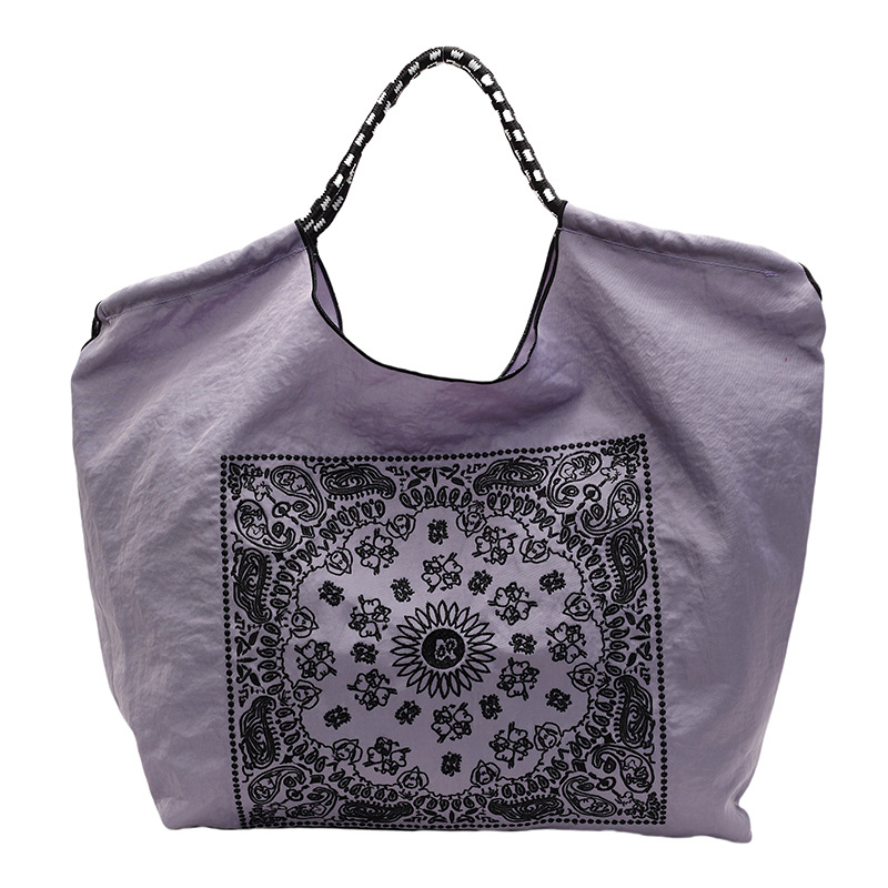 NY1UAPHMB96_8.jpg