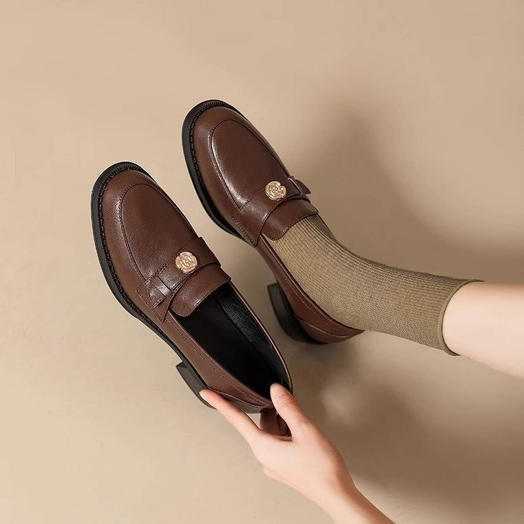 French retro British style thick heel shoes for women with soft leather camellia leather shoes spring and autumn single shoes mid-heel